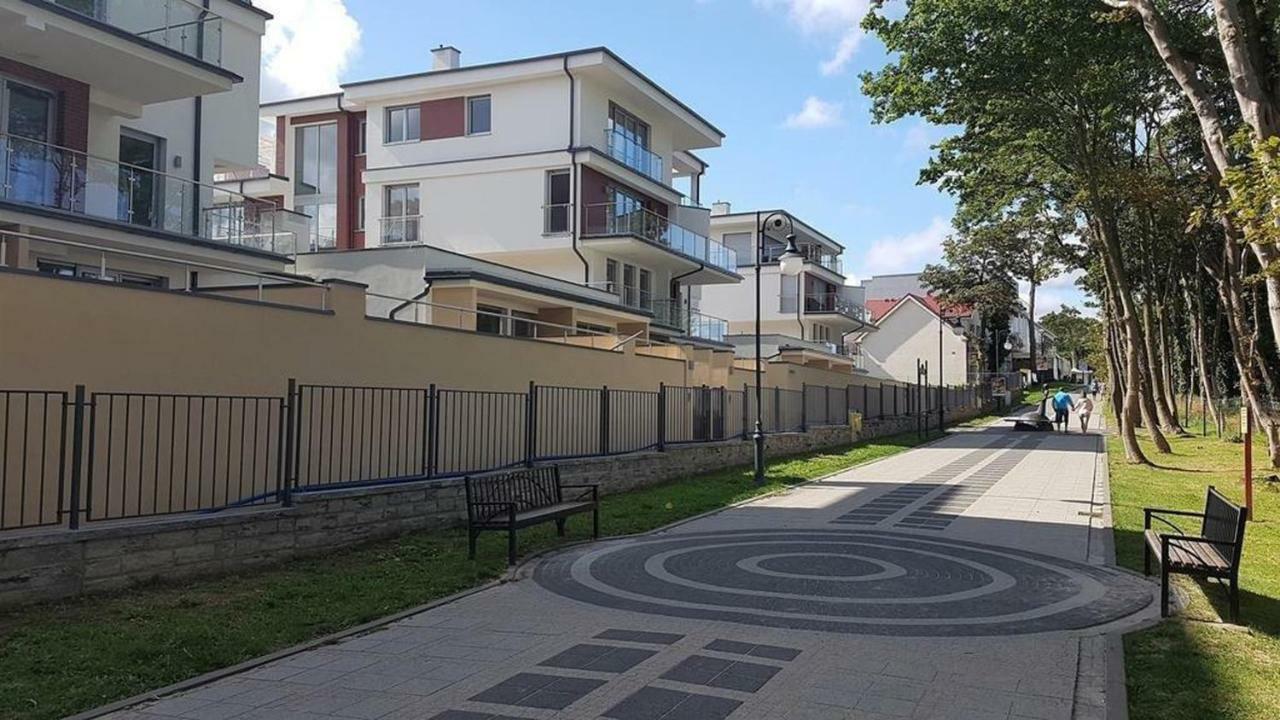 Apartament Elegance Yellow Rewal Exterior photo